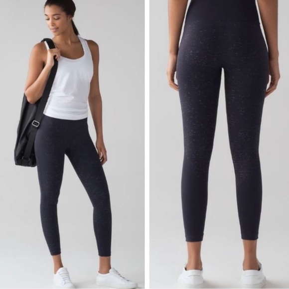 LULULEMON Free To Flow Crop Legging 8 Midnight Navy White 17” Yoga Athletic - Picture 1 of 10